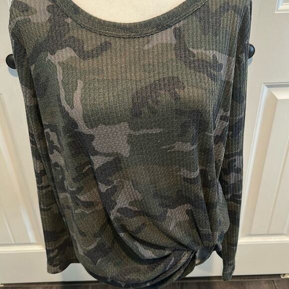 Pink Lily Medium Camo Twist Front Waffle Knit Top - Picture 5 of 7